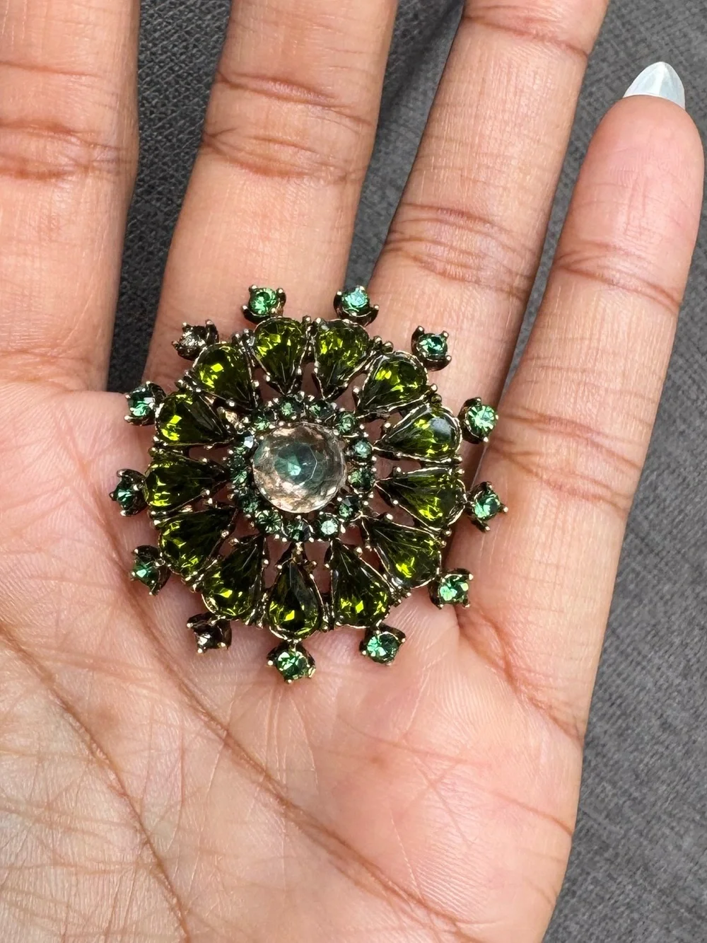 Green gem brooche